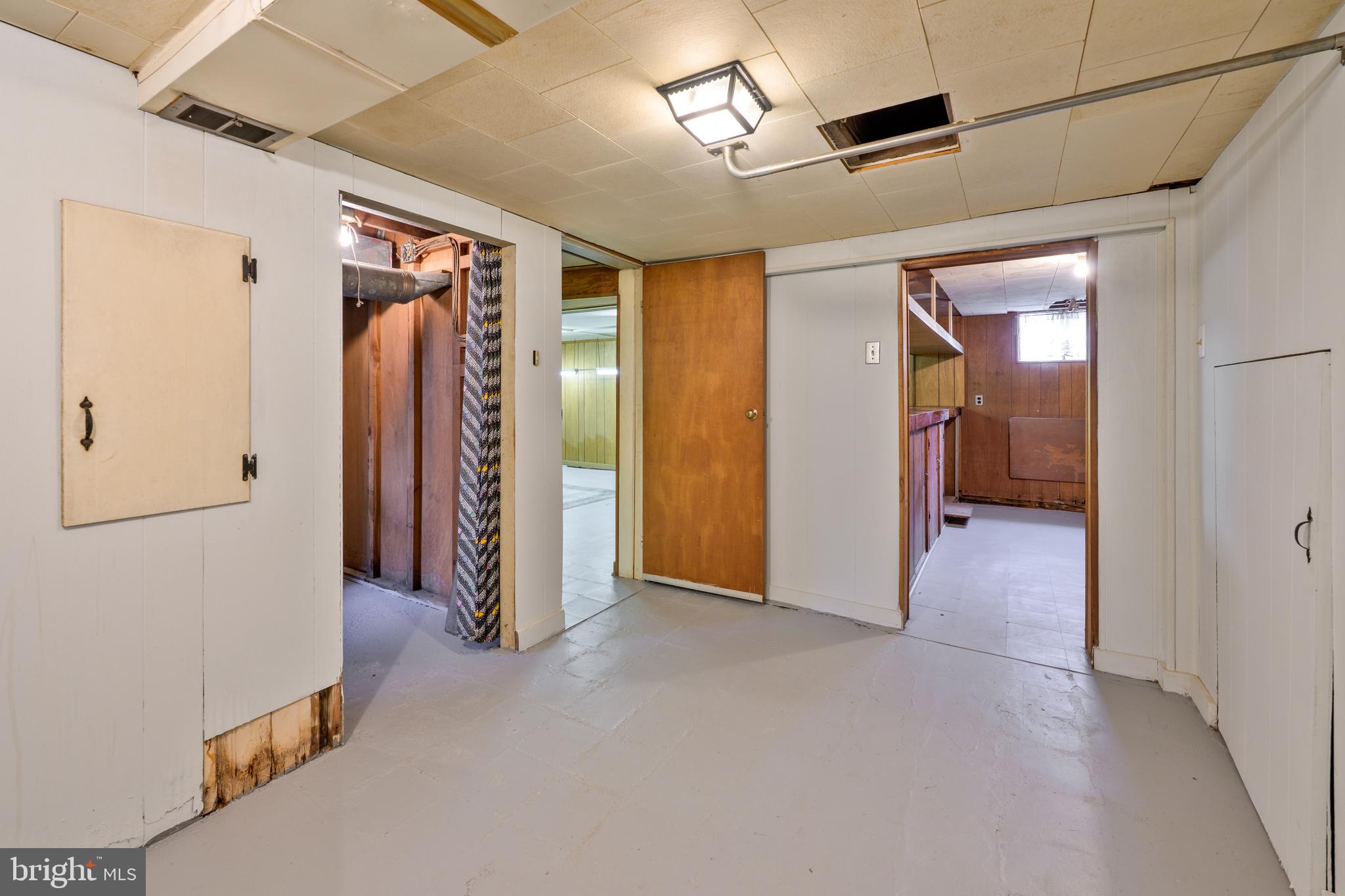 107 Hartford Road Mount Laurel, NJ 08054 - Photo 20 of 29 a view of a hallway with closet and a ceiling fan