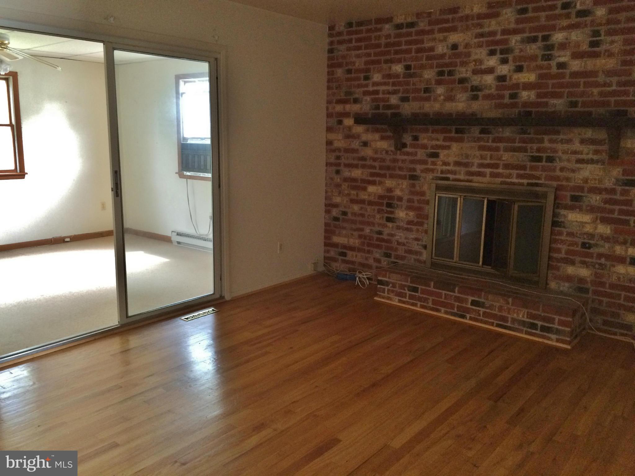 4204 Winterode Way Baltimore, MD 21236 - Photo 6 of 11 Family Room