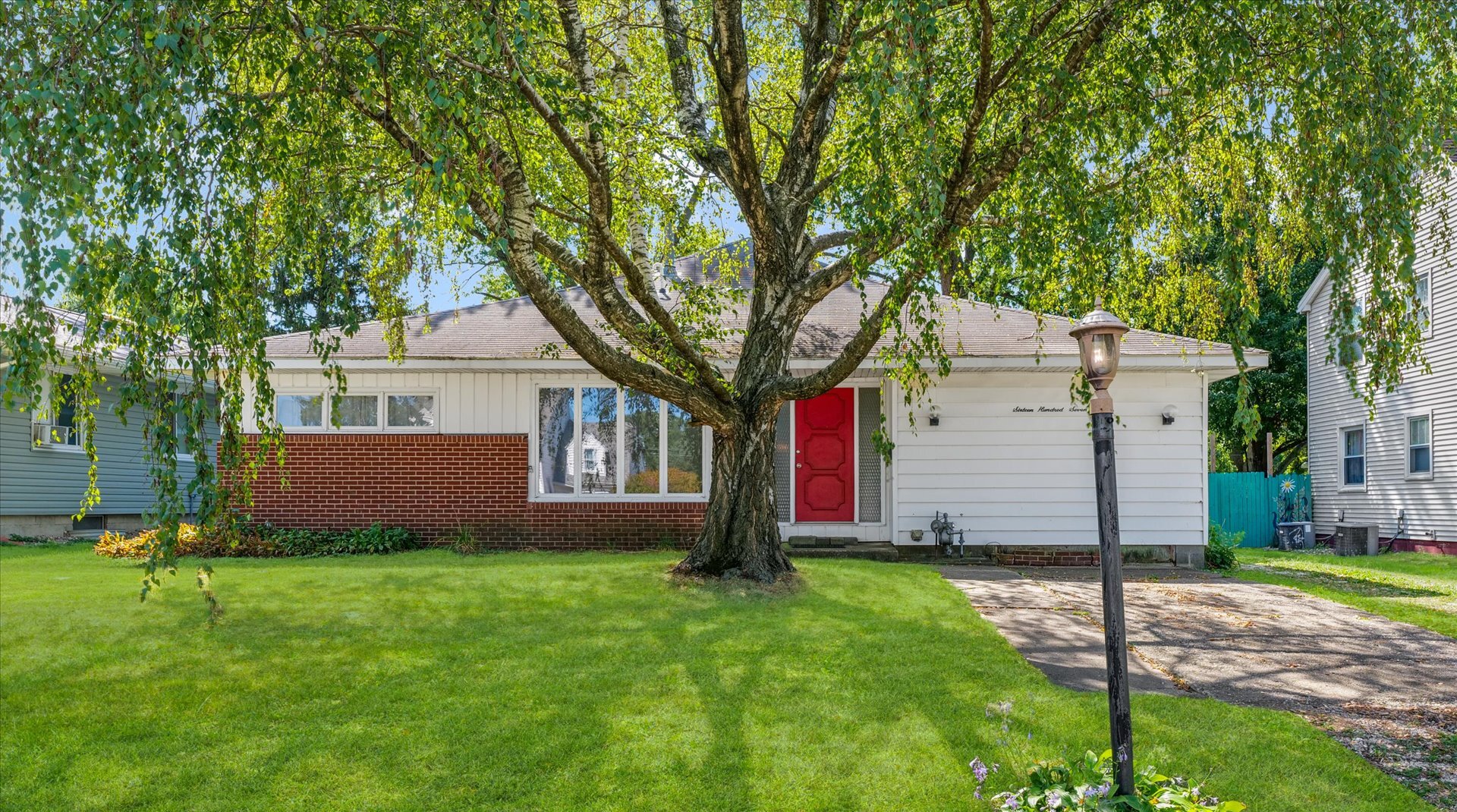1607 West Healey Street Champaign, IL 61821 - Photo 1 of 30 Gallery Image 1