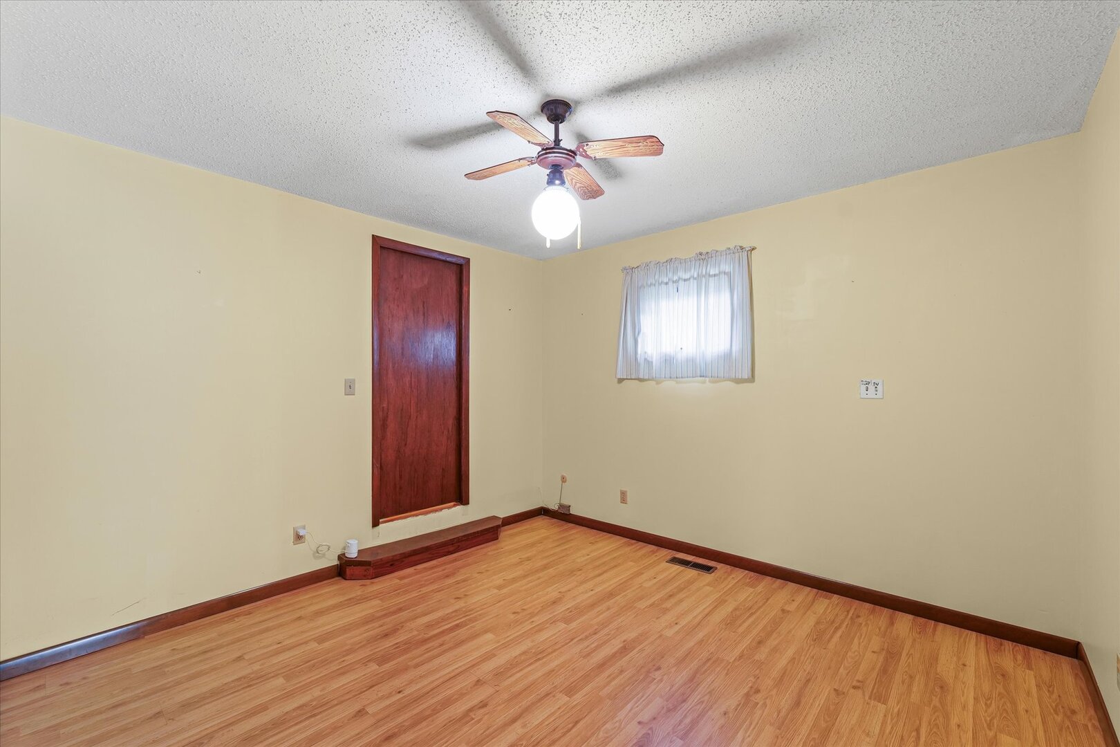 1607 West Healey Street Champaign, IL 61821 - Photo 17 of 30 Gallery Image 17