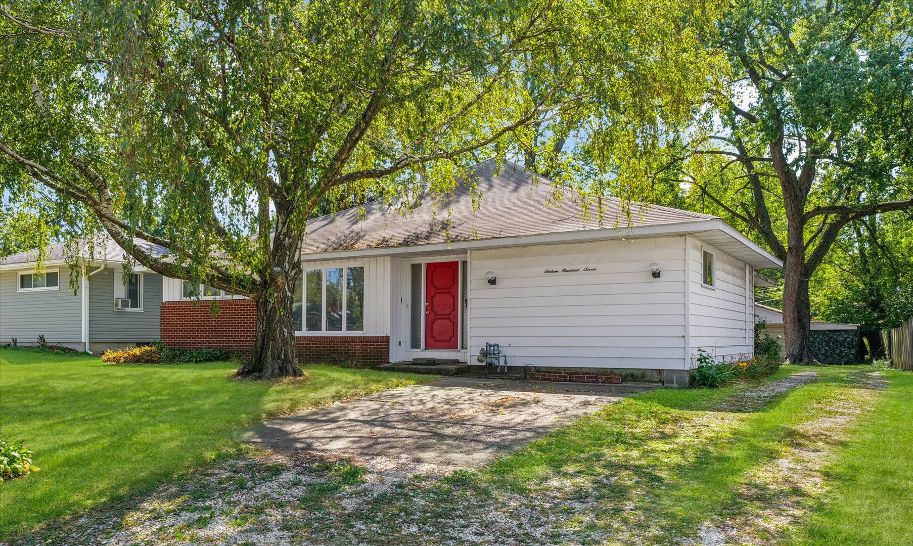 1607 West Healey Street Champaign, IL 61821 - Photo 2 of 30 Gallery Image 2