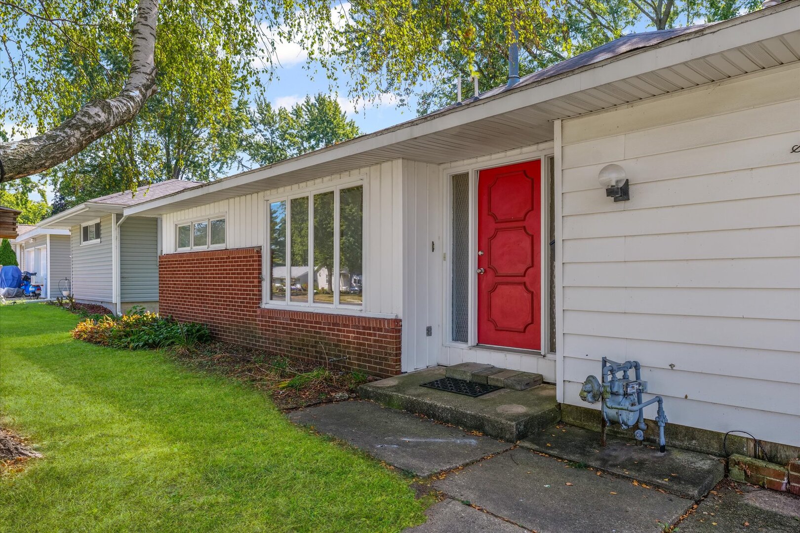 1607 West Healey Street Champaign, IL 61821 - Photo 3 of 30 Gallery Image 3
