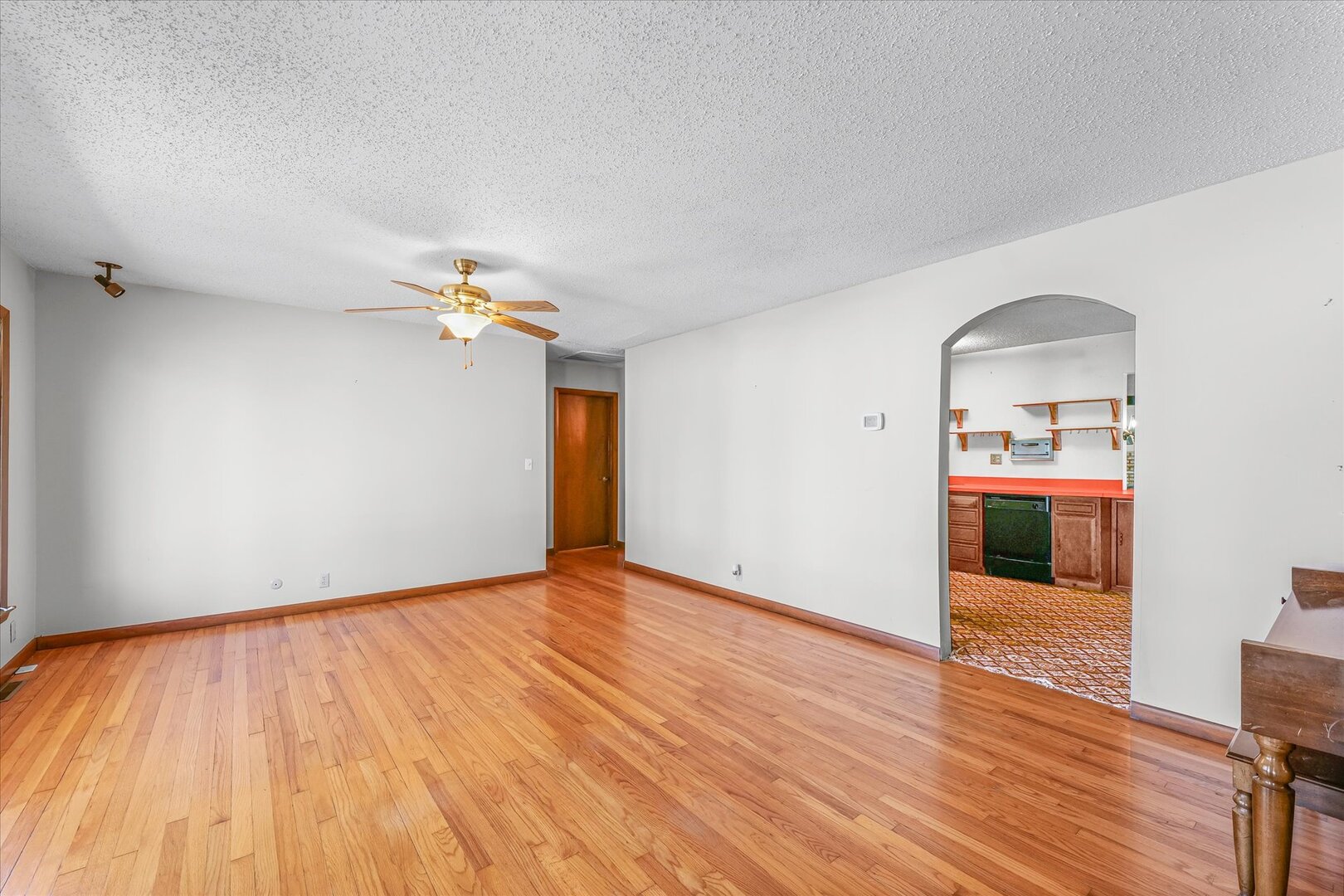 1607 West Healey Street Champaign, IL 61821 - Photo 4 of 30 Gallery Image 4