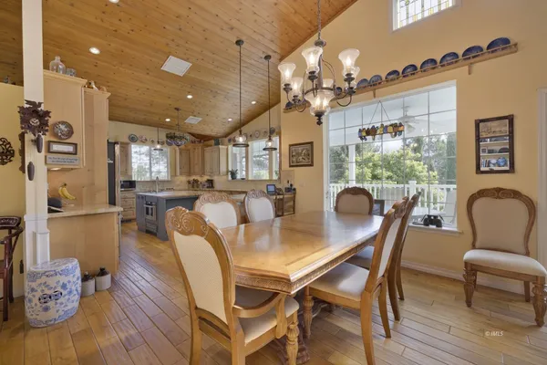 $1,015,000 | 272 Rawson Creek Road, Bishop, CA 93514