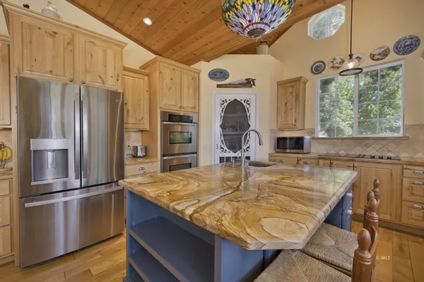 $1,015,000 | 272 Rawson Creek Road, Bishop, CA 93514
