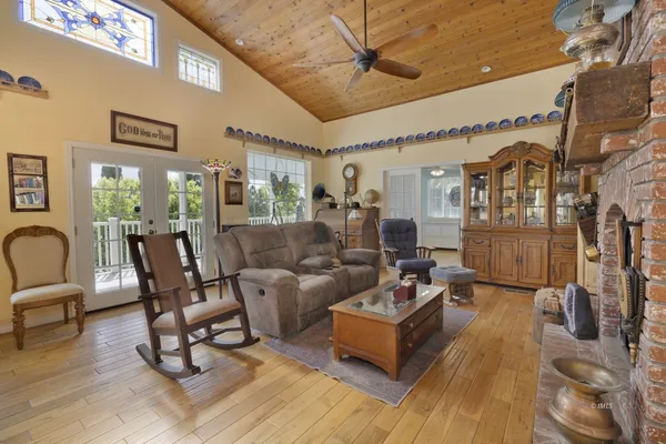 $1,015,000 | 272 Rawson Creek Road, Bishop, CA 93514