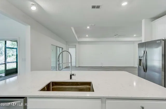 a close view of sink and tap