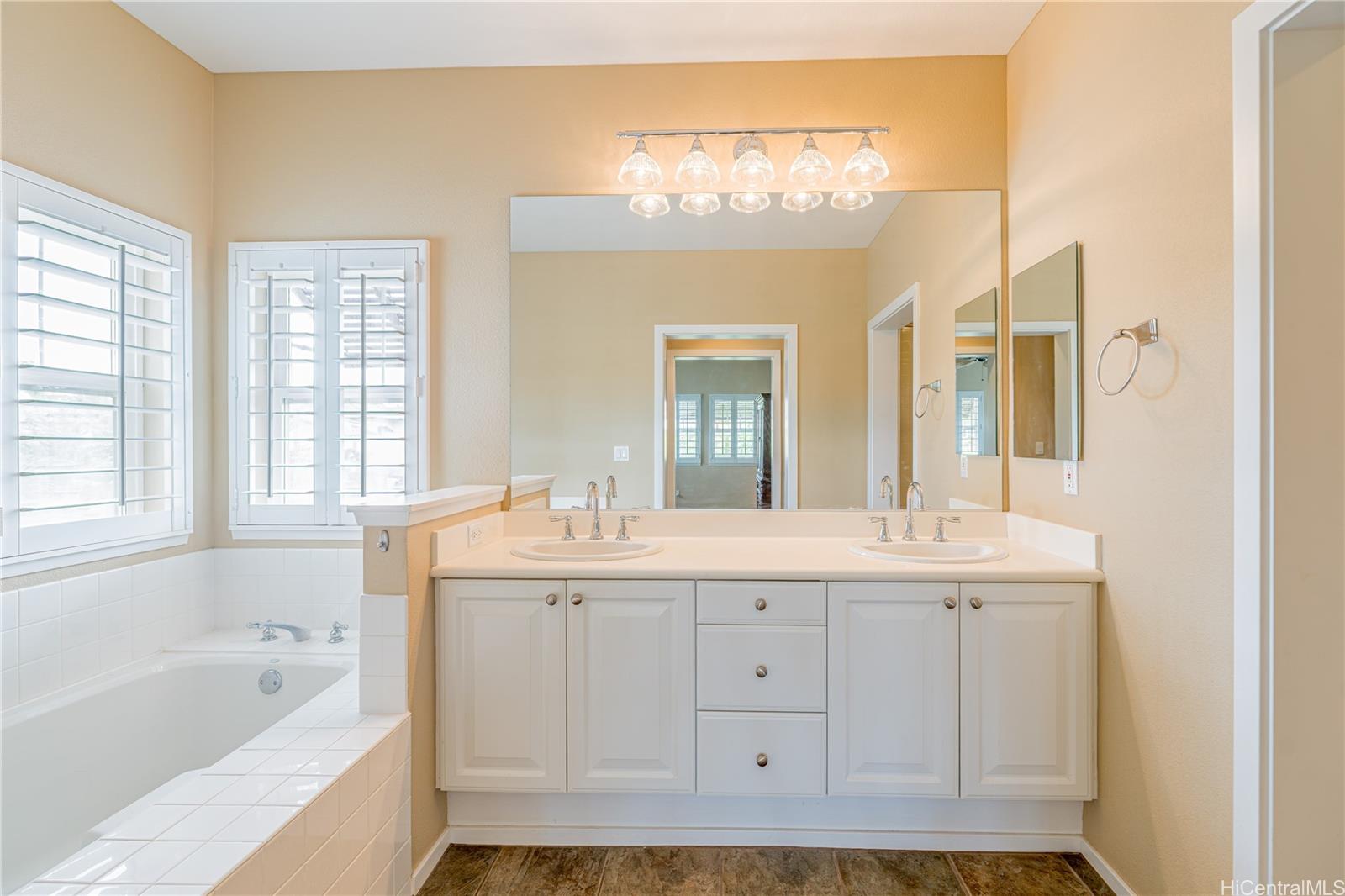 92-1090 Olani Street, Unit 102 Kapolei, HI 96707 - Photo 23 of 25