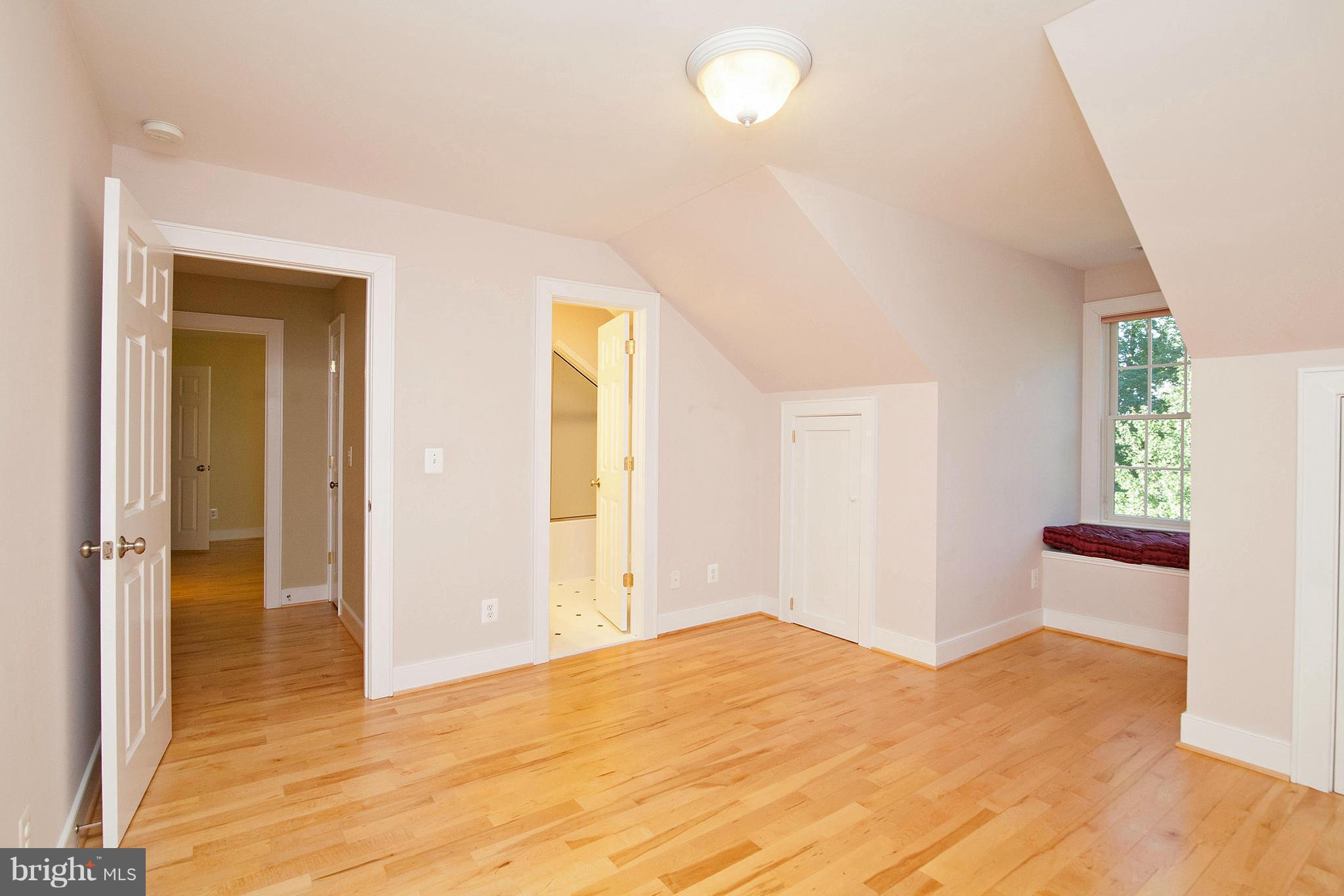 39436 Rodeffer Road Lovettsville, VA 20180 - Photo 19 of 30 Princess Suite Bedroom