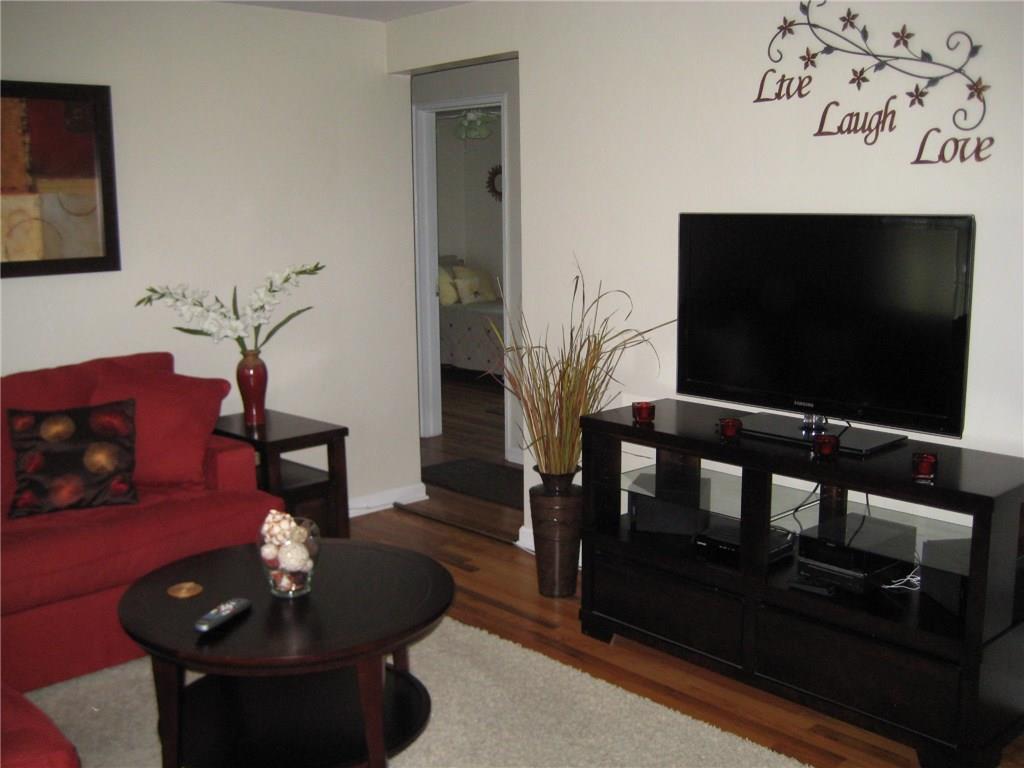 223 Olympic Road Baldwin, PA 15236 - Photo 4 of 12 Gallery Image 4