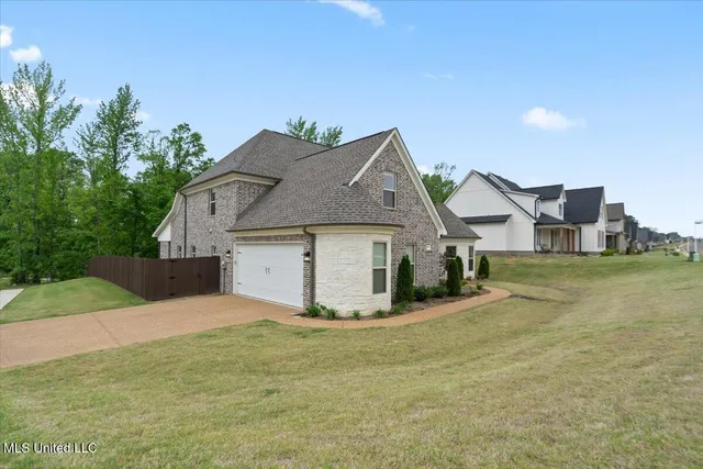 $499,000 | 2587 Jaxon Drive, Hernando, MS 38632