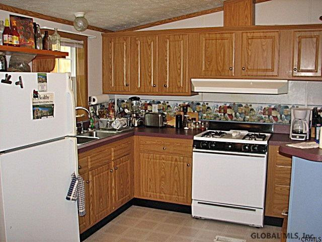 268 Stanton Road Jackson, NY 12873 - Photo 7 of 25 Photo 7