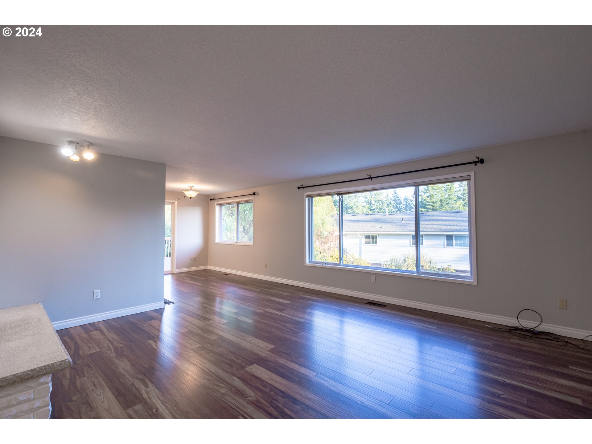 7570 Ridgewood Drive Gladstone, OR 97027 - Photo 3 of 40 Gallery Image 3