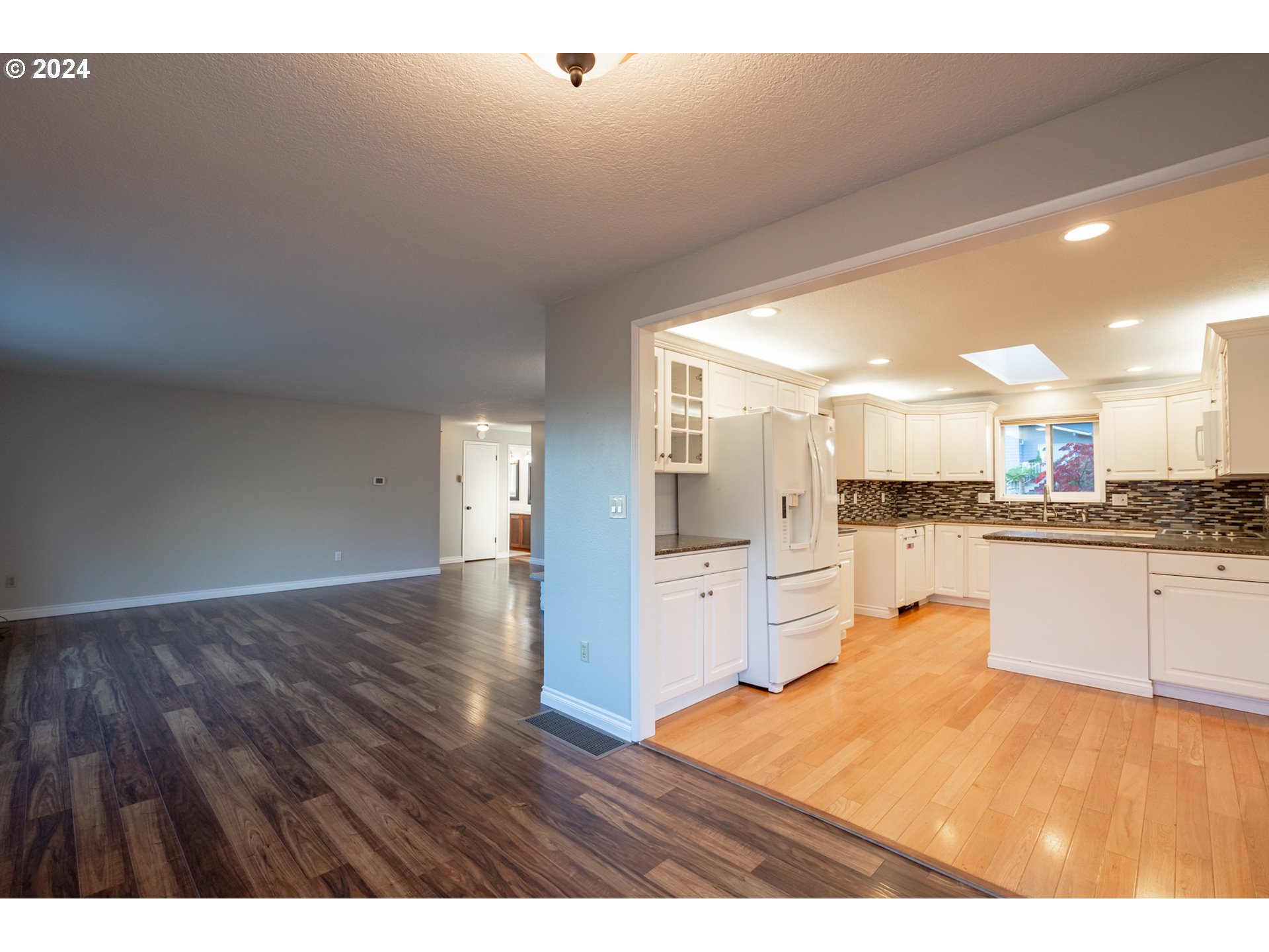 7570 Ridgewood Drive Gladstone, OR 97027 - Photo 5 of 40 Gallery Image 5