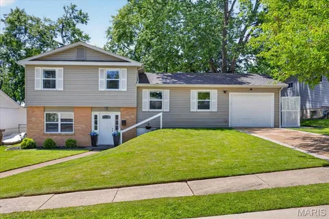 $250,000 | 11005 Saxonhall Drive, Bridgeton, MO 63044