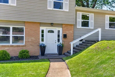 $250,000 | 11005 Saxonhall Drive, Bridgeton, MO 63044