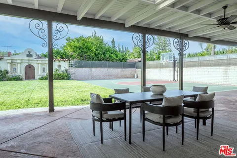 $1,675,000 | 19523 Vintage Street, Northridge, CA 91324