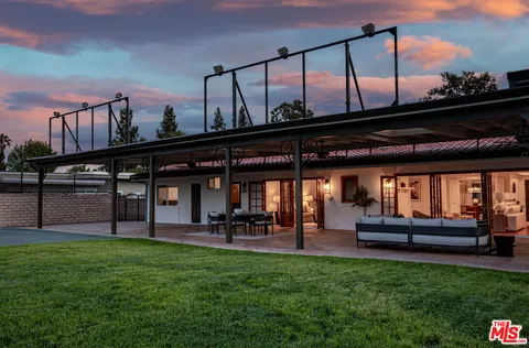 $1,675,000 | 19523 Vintage Street, Northridge, CA 91324