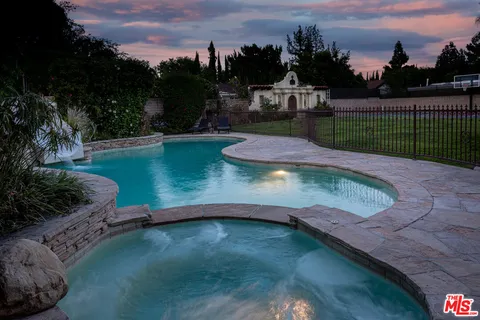 $1,675,000 | 19523 Vintage Street, Northridge, CA 91324
