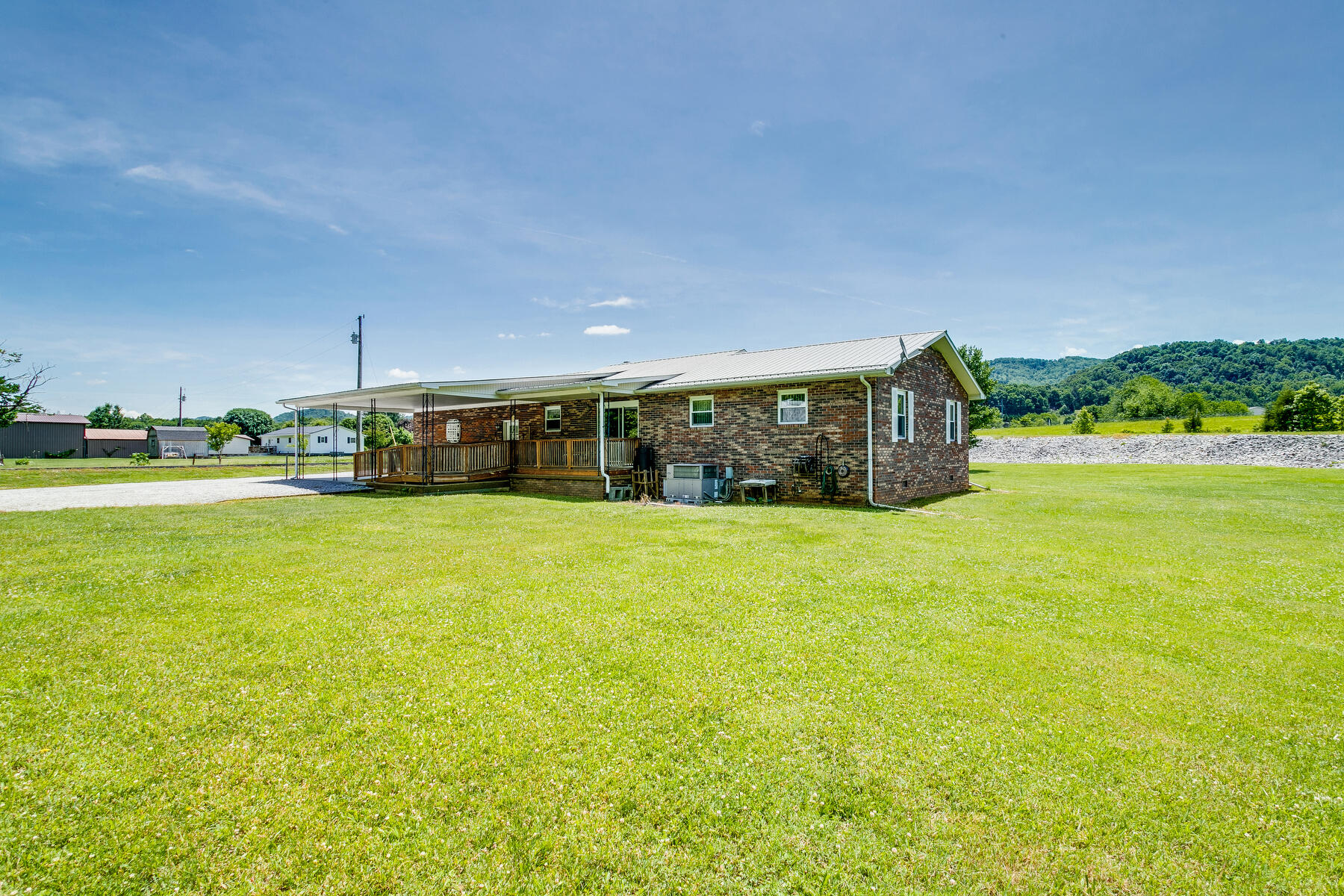301 Stamper Road Erwin, TN 37650 - Photo 36 of 66 032