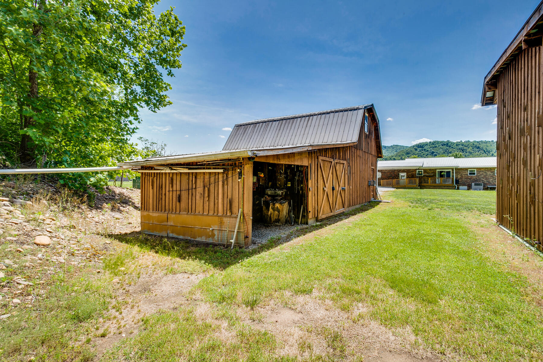 301 Stamper Road Erwin, TN 37650 - Photo 43 of 66 039