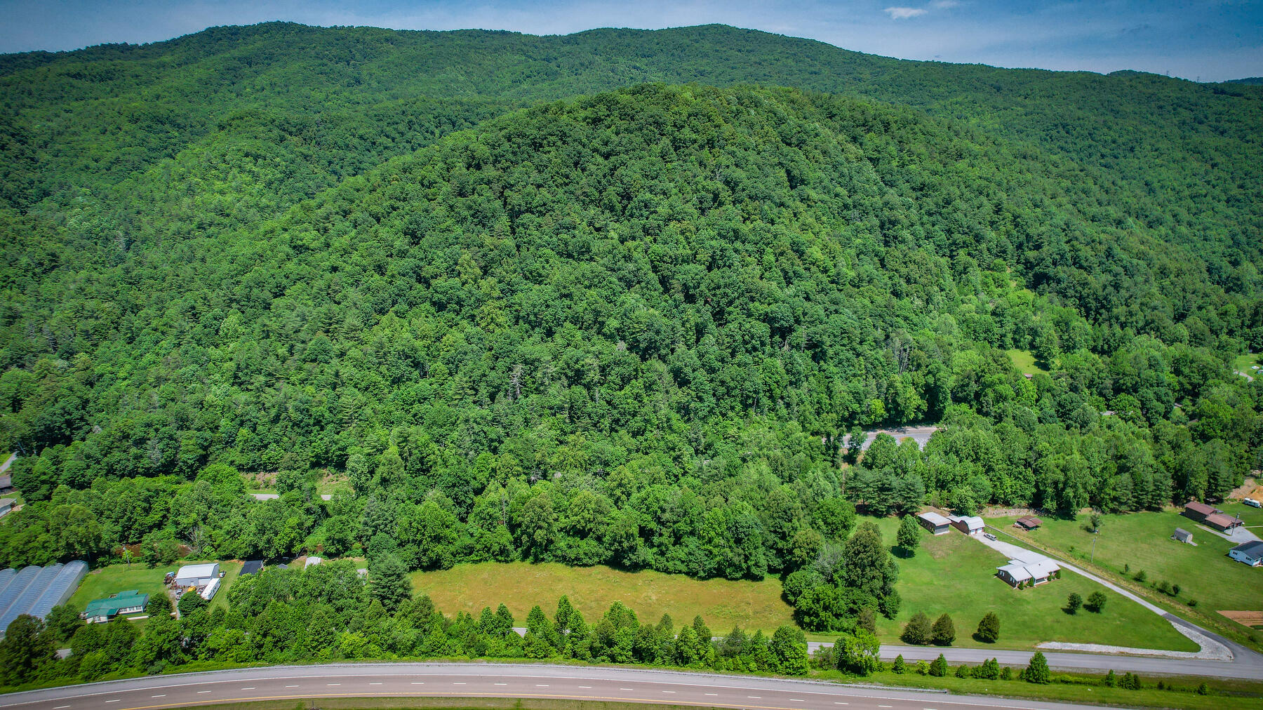 301 Stamper Road Erwin, TN 37650 - Photo 5 of 66 109