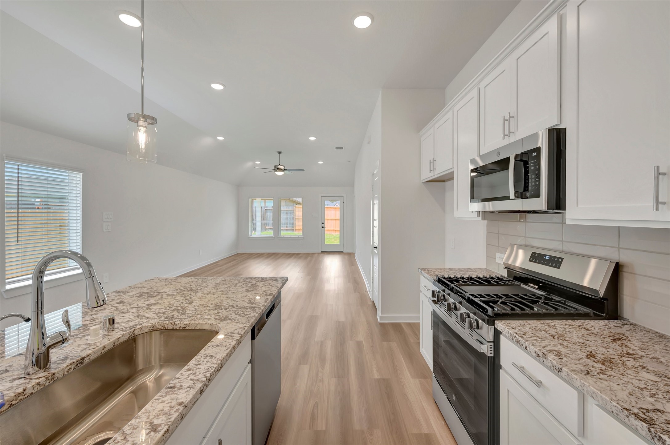 759 Hackberry Branch Magnolia, TX 77354 - Photo 17 of 43