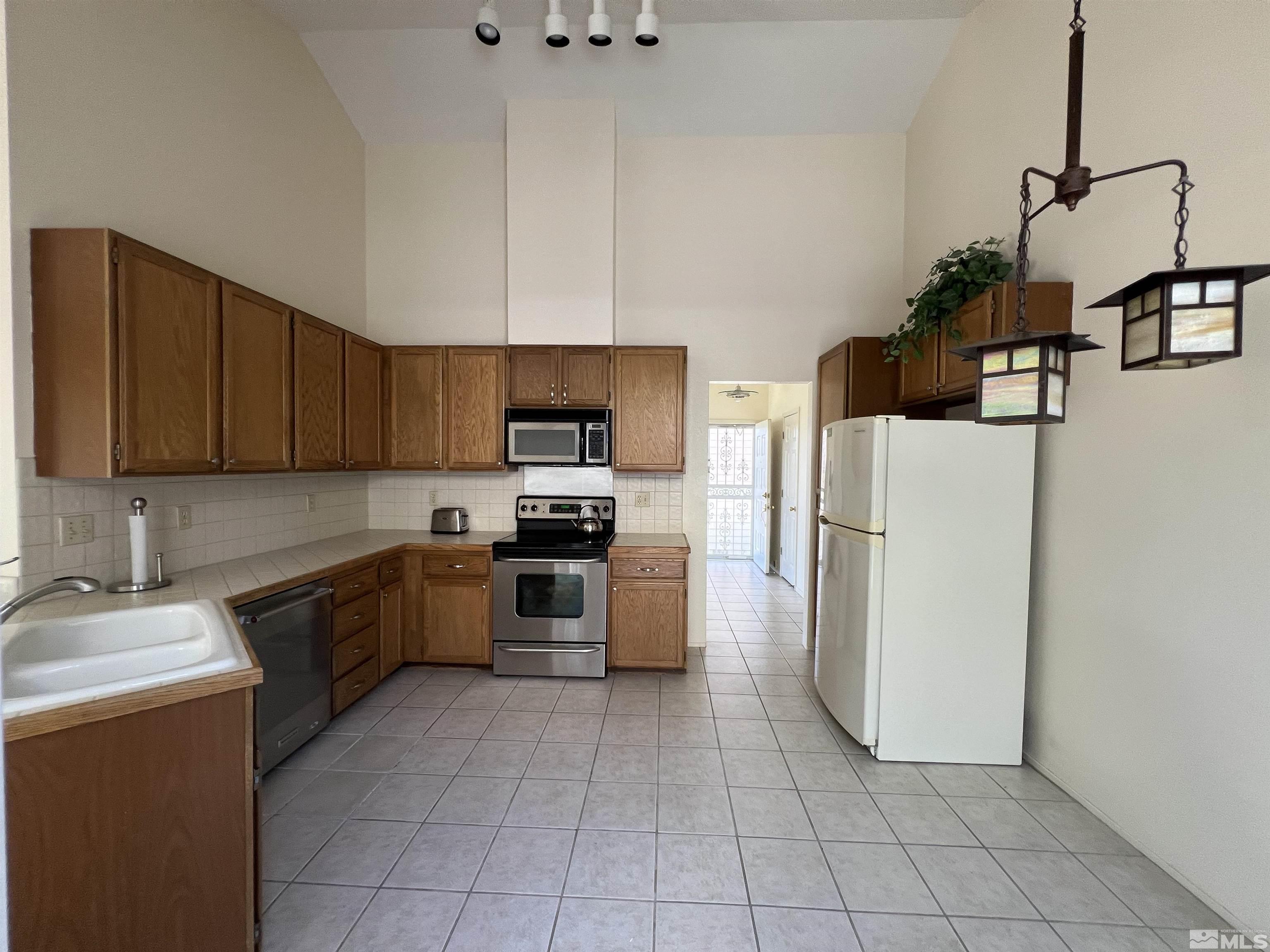 2326 Silver Ridge Drive Reno, NV 89509 - Photo 6 of 20 Photo 6