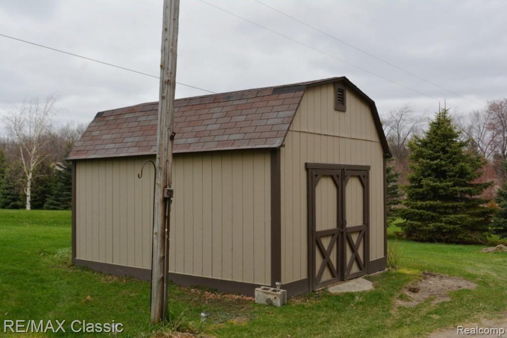2431 Cullen Road Howell, MI 48855 - Photo 17 of 19 DSC_0031.jpg