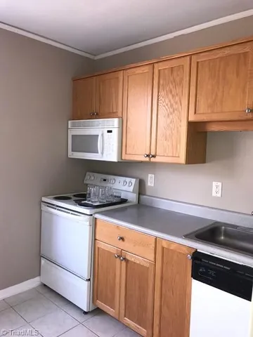 $1,125 | 1700 North Elm Street, Unit O4, Greensboro, NC 27408