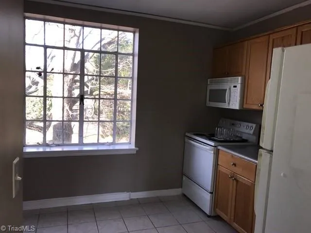 $1,125 | 1700 North Elm Street, Unit O4, Greensboro, NC 27408