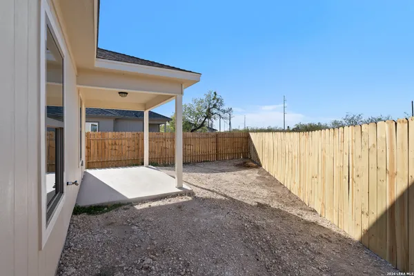 $195,500 | 514 Linda Vista Drive, Del Rio, TX 78840