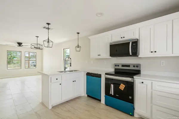 $195,500 | 514 Linda Vista Drive, Del Rio, TX 78840
