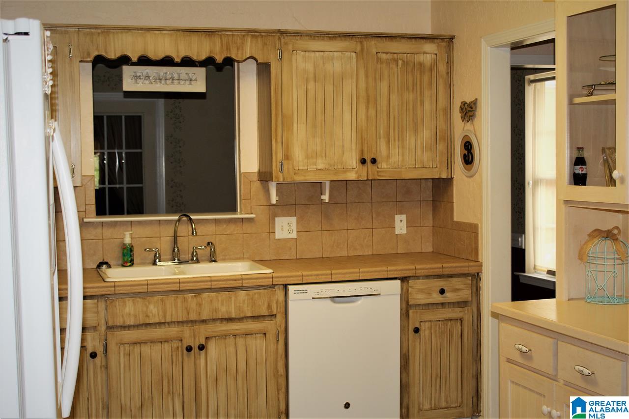 1216 Whites Gap Road Southeast Jacksonville, AL 36265 - Photo 5 of 27