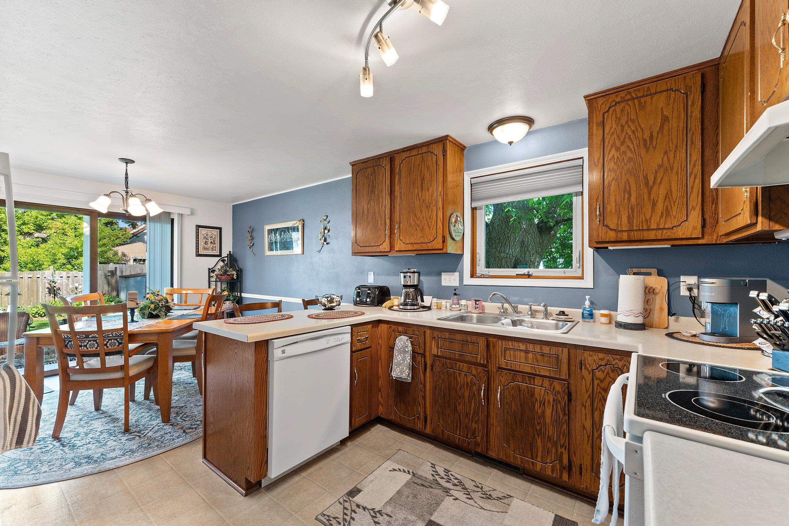 1022 Coppens Road Green Bay, WI 54303 - Photo 7 of 37