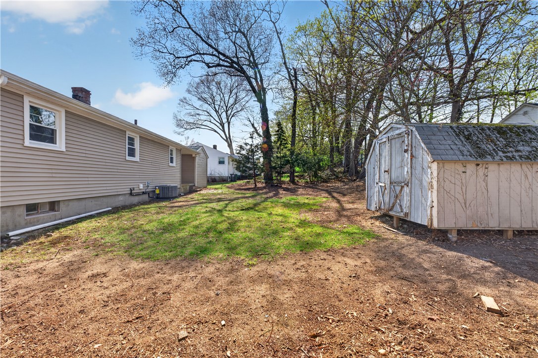 45 Winthrop Road Warwick, RI 02888 - Photo 4 of 27