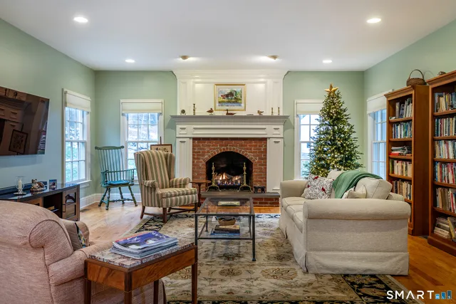 $895,000 | 52 Steeple View Lane, Woodbury, CT 06798