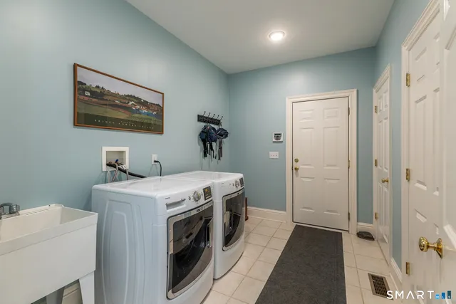 $895,000 | 52 Steeple View Lane, Woodbury, CT 06798