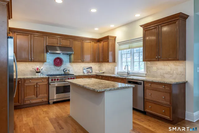 $895,000 | 52 Steeple View Lane, Woodbury, CT 06798