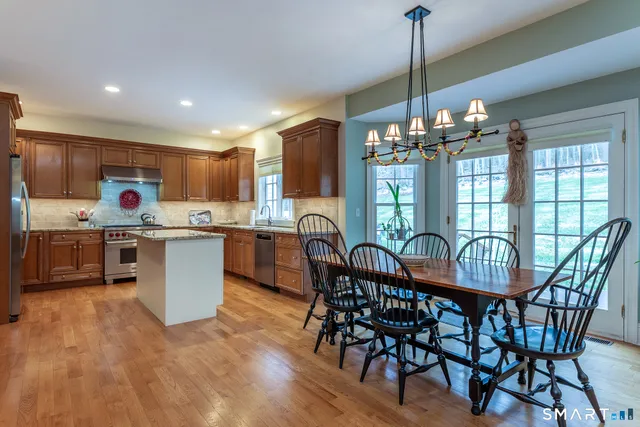 $895,000 | 52 Steeple View Lane, Woodbury, CT 06798