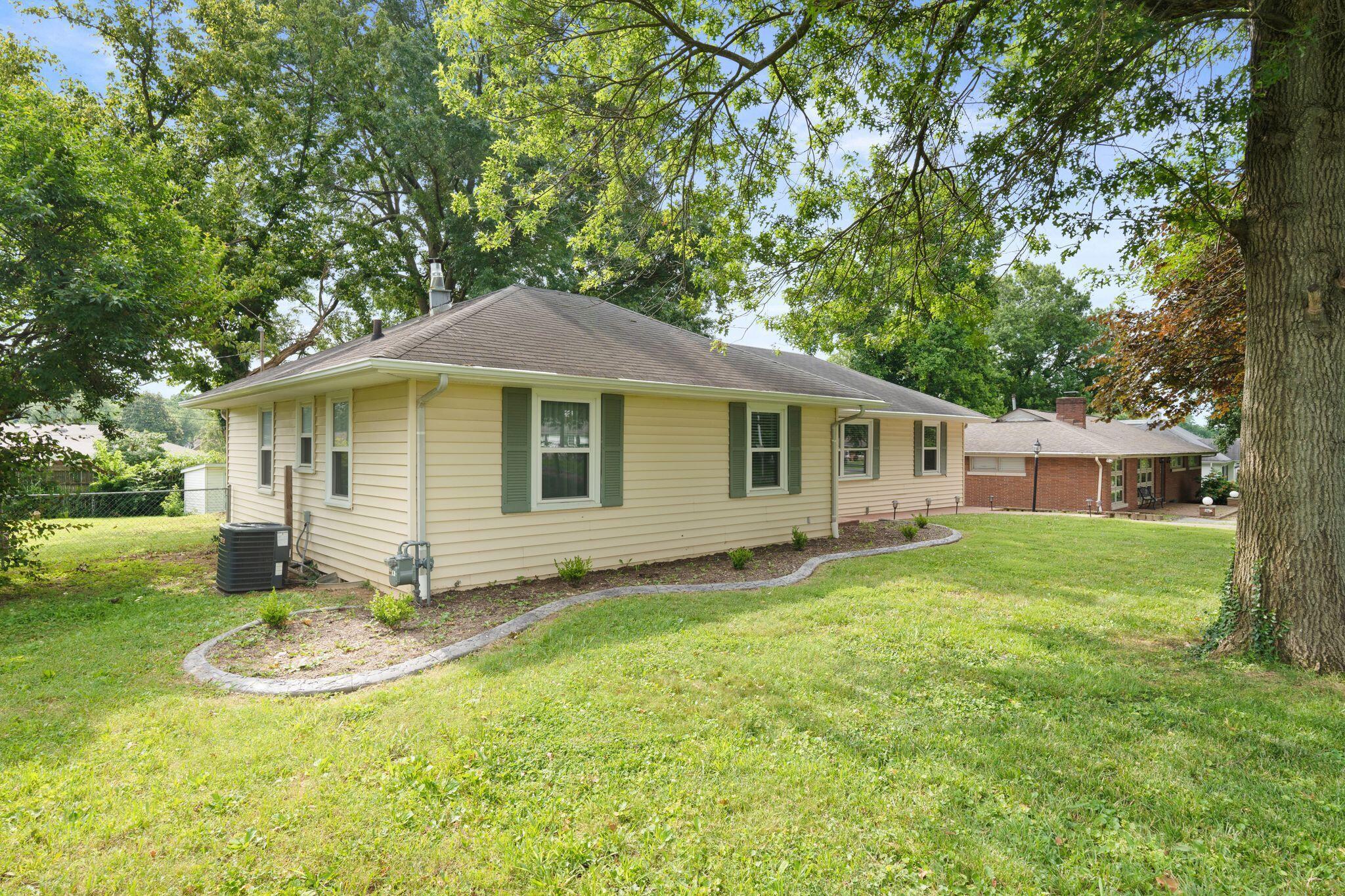 573 Cane Run Road Lexington, KY 40505 - Photo 3 of 56 F2001854
