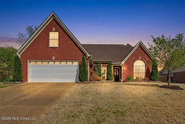 $310,000 | 7740 Meadow Ridge Lane, Olive Branch, MS 38654