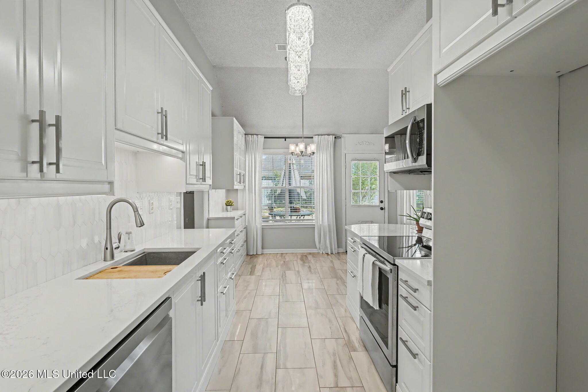 7740 Meadow Ridge Lane Olive Branch, MS 38654 - Photo 12 of 40 Kitchen