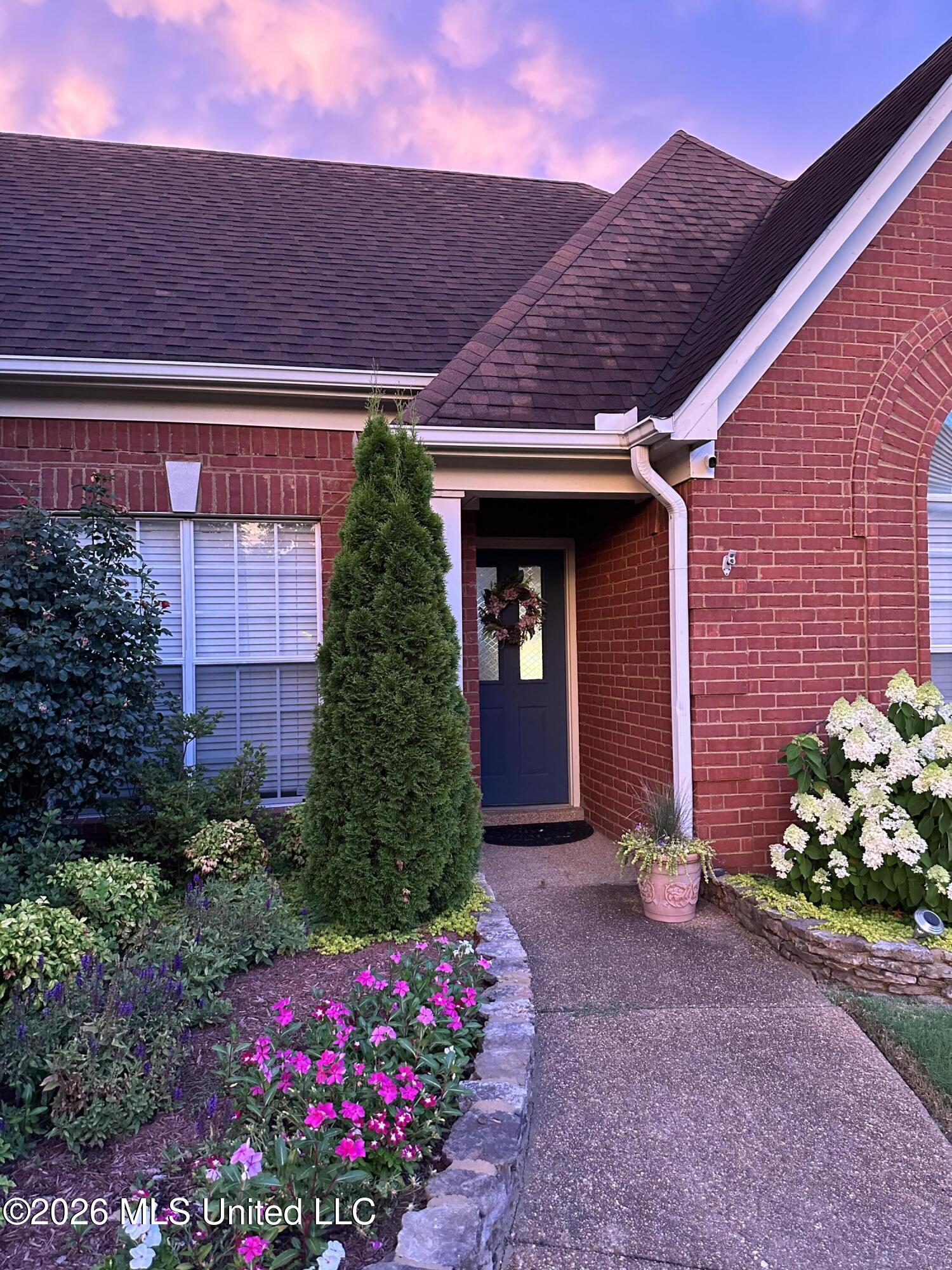 7740 Meadow Ridge Lane Olive Branch, MS 38654 - Photo 2 of 40 Front