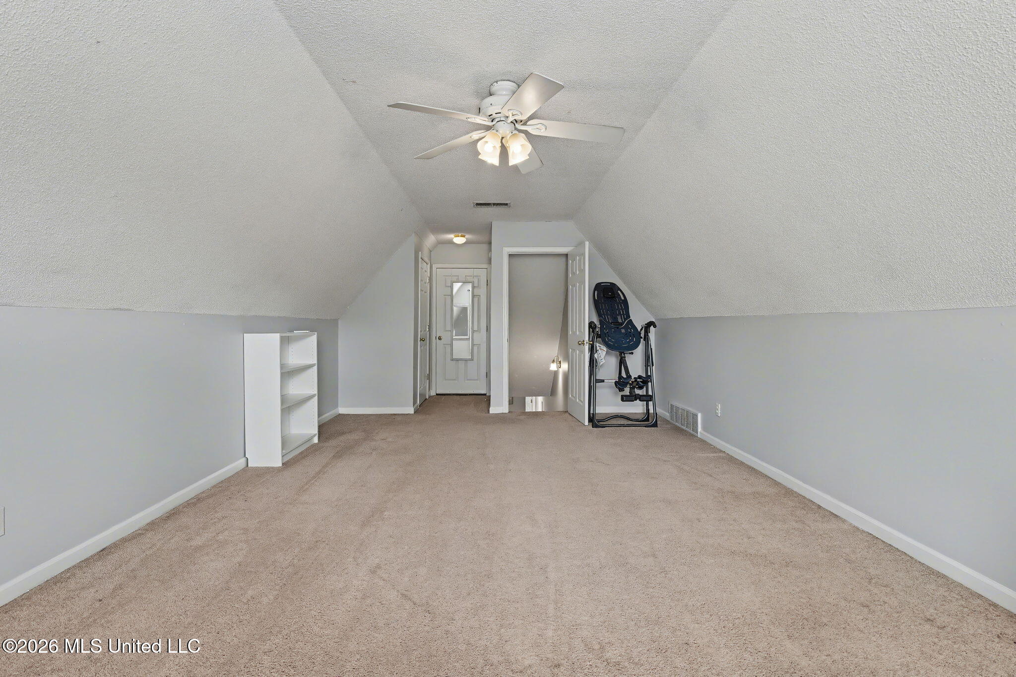 7740 Meadow Ridge Lane Olive Branch, MS 38654 - Photo 26 of 40 Bonus room with closet