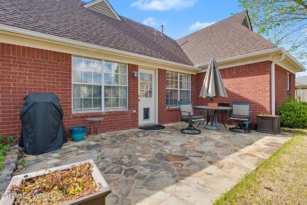 $310,000 | 7740 Meadow Ridge Lane, Olive Branch, MS 38654