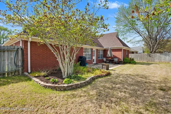 $310,000 | 7740 Meadow Ridge Lane, Olive Branch, MS 38654