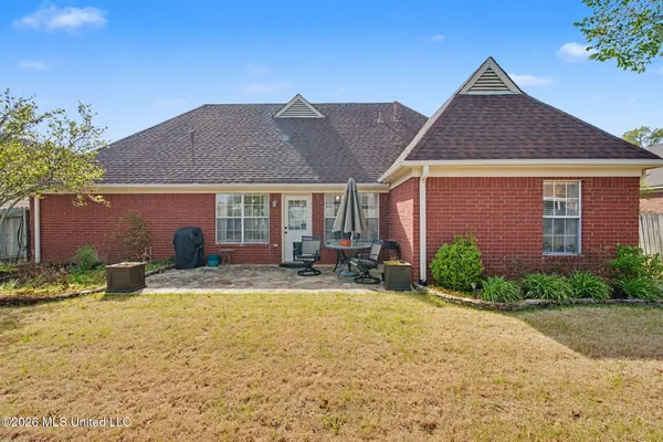 $310,000 | 7740 Meadow Ridge Lane, Olive Branch, MS 38654