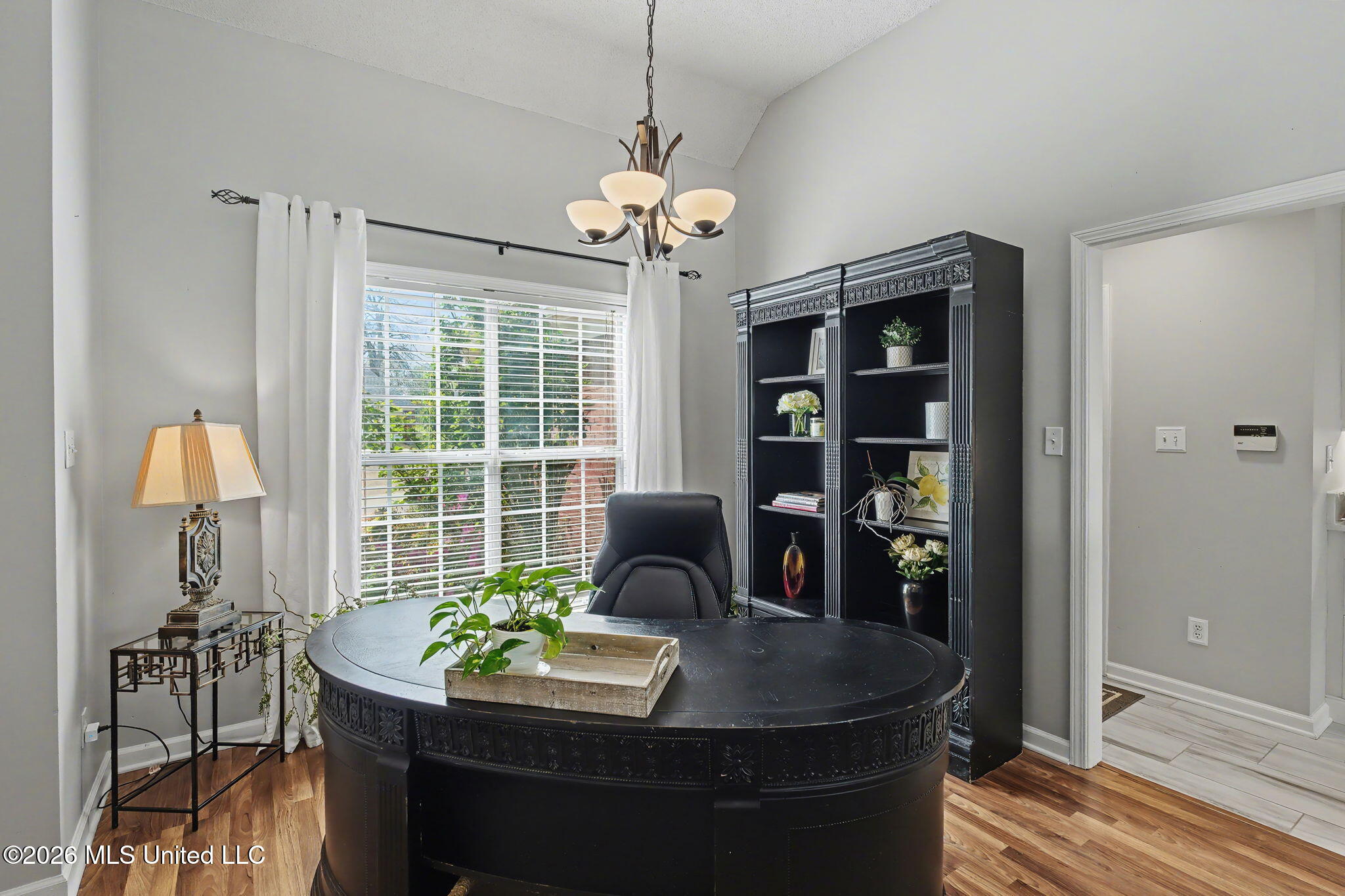 7740 Meadow Ridge Lane Olive Branch, MS 38654 - Photo 4 of 40 Dining/Office