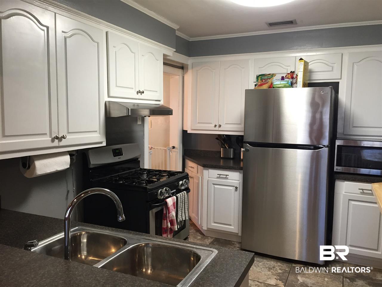 210 Alpine Street Mobile, AL 36611 - Photo 8 of 25